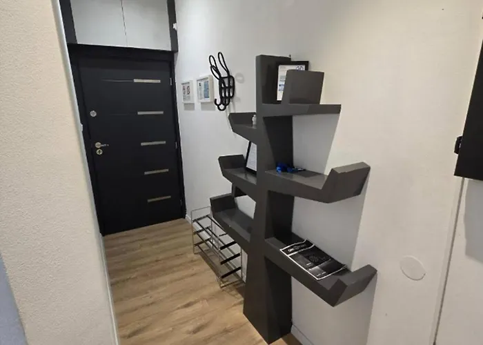 Diamond - 500 M From The Centar Split