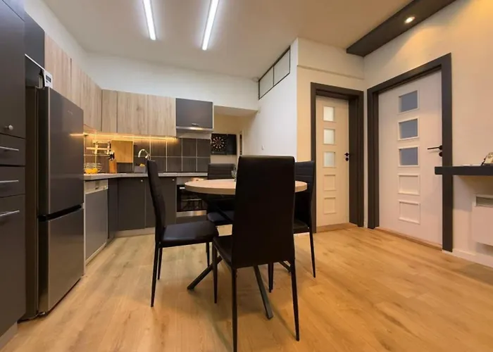 Diamond - 500 M From The Centar