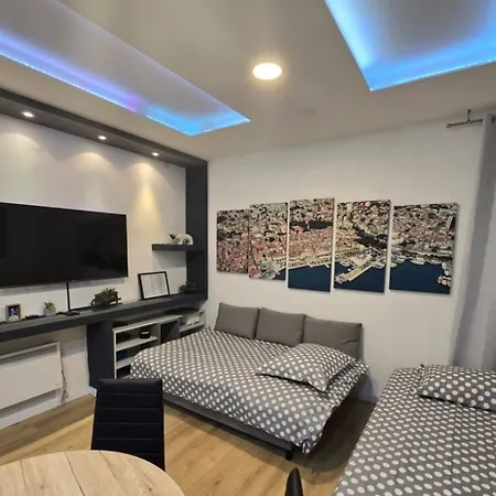 Diamond - 500 M From The Centar Apartment