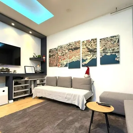 Apartment Diamond - 500 M From The Centar
