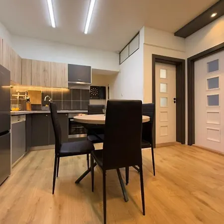 Diamond - 500 M From The Centar